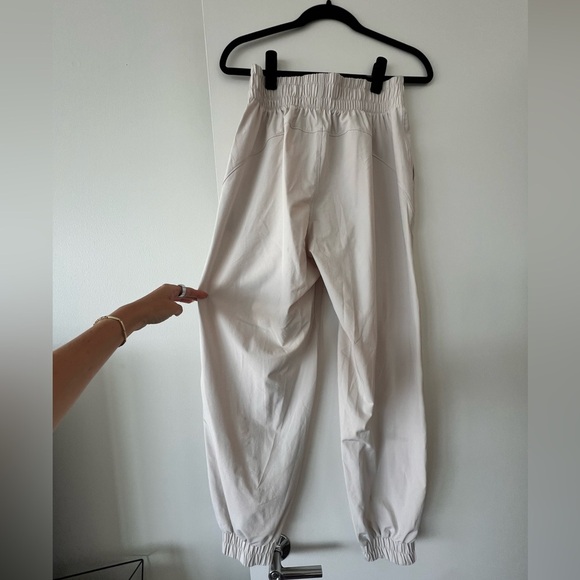 Abercrombie & Fitch Light Tan Joggers - Picture 3 of 4